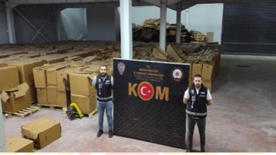 Tonlarca tütün, milyonlarca dolu makaron ele geçirildi. Polisler saymakla bitiremedi, Bakan Soylu tebrik etti