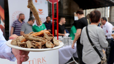 Edirne'de dağıtılan 300 kilo ciğer, 10 dakikada tükendi