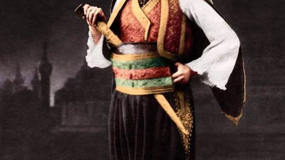 Atatürk yeniçeri kıyafetini neden giydi, kıyafeti kim verdi, katıldığı baloda neler yaşandı?