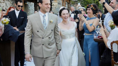 Demet Evgar mesir macununu bu kez kadınlara dağıttı!