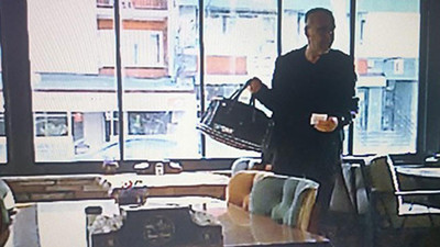 Bir bavul parayı alıp gidecekti! Rüşvet anı saniye saniye görüntülendi