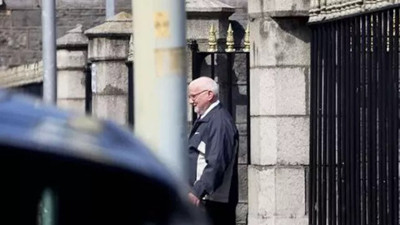 Öyle masum durduğuna bakmayın, O Dünyanın en uzun süre hapis yatan seri katili. Bakın neden dışarıda?