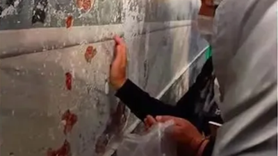 Ayasofya'da skandal iddia: Duvarları kazıyıp poşete doldurdular