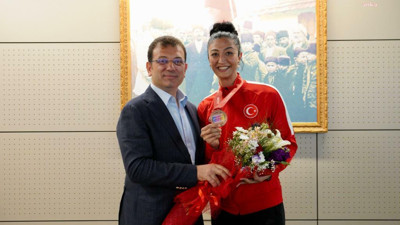 Ekrem İmamoğlu, Avrupa'da dereceye giren sporcularla buluştu