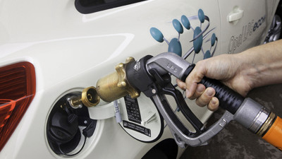 LPG'ye zam geliyor. Benzin ve motorin şimdilik sessiz