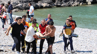 Boğulmak üzereyken kurtarılan üniversiteli Özhan, yoğun bakımda