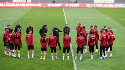 Milli mesai başlıyor. Gözler Kuntz'ta