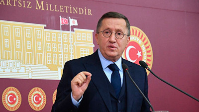 İYİ Partili Türkkan, kaçak göçmenlere ait skandal görüntüleri Meclis'e taşıdı