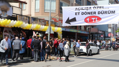 Samsun'da 1 TL’lik döner izdihamı