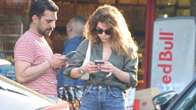 Öykü Çelik’in gizemli arkadaşı! Köşe kapmaca oynadılar