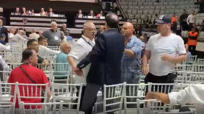 Beşiktaş Olağan İdari ve Mali Genel Kurul’unda kavga çıktı