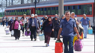 Gurbetçilerden büyük akın