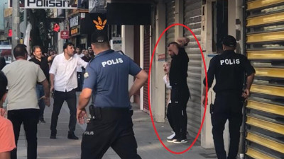 Teslim olmamak için kız arkadaşını rehin alıp kendi başına silah dayadı! Sonu hiç iyi olmadı...