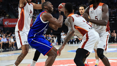 Anadolu Efes, Galatasaray Nef'i yendi, seriyi eşitledi