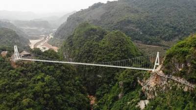 Bu köprüden geçmek yürek istiyor