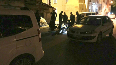 İki grup arasında çıkan tartışma bıçaklı kavgaya döndü: 2 yaralı