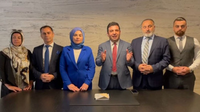 Mustafa Sarıgül'ün en yakınındaki isimlerden masaları tokatlatacak video. Kendisine iyi eğlenceler diliyoruz.