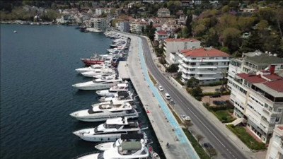 Bebek'teki rezilliği bir şarkının bir cümlesi ile anlattı. Cem Yılmaz Bebek sahilinin havadan fotoğrafını yayınladı