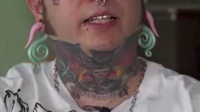 Ünlü müzik grubunun eski gitaristinin yaptırdığı dövmeyi herkes Erdoğan zannetti. Gerçek bambaşka çıktı