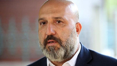 Tarihçi Ümit Doğan Abdülhamit'in torununa tokat gibi cevap verdi. Senin deden 5. karısıyla zifaf gecesine girerken Sakarya'da binlerce kişi şehit oldu.