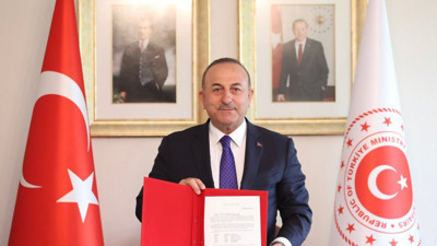 Bakan Çavuşoğlu duyurdu: Türkiye’nin adı artık Türkçe yazılacak