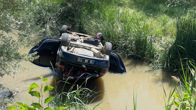 Otomobil dereye uçtu: 5 yaralı