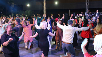 Pandeminin gizli kahramanları moral gecesinde gönüllerince eğlendiler