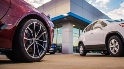 Bayiye gidenler okkalı zammı görünce geri kaçtı. Sıfır otomobil fiyatlarına sessiz sedasız zam gelmiş