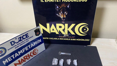 Aracında satışa hazır uyuşturucuyla yakalandı