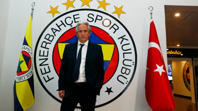 Jorge Jesus Samandıra'da Fenerbahçe'nin 5 yıldızlı logosu önünde fotoğraf çektirdi