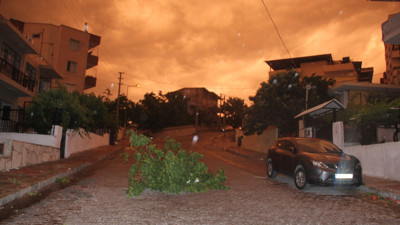 Aydın'da fırtına: Gökyüzünü toz bulutu kapladı