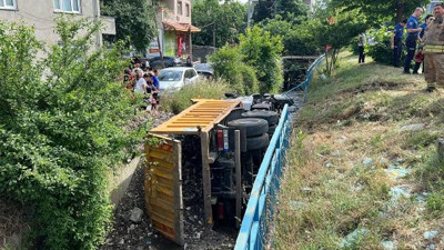 Beykoz'da hafriyat kamyonu dereye uçtu (03 Haziran 2022)