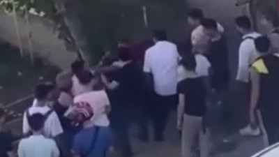 Tacizi İETT otobüsündeki yolcular fark etti sapığın ağzını burnunu kırdılar