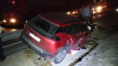 Alkollü sürücünün kullandığı otomobil devrildi: 2 yaralı