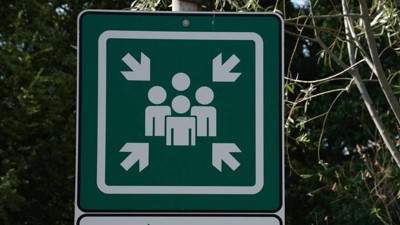 Mahallenin tek acil toplanma alanını ihaleye çıkardılar