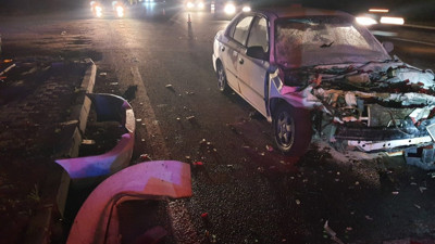 Otomobil çekiciye çarptı: 3 yaralı