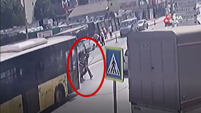 Korkunç kaza! Yolun karşısına geçmeye çalışıyordu, metrelerce sürüklendi