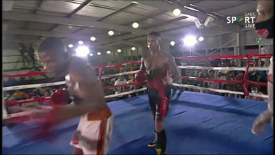 Dayak yiyen boksör kendini kaybedince hayalet rakibiyle dövüşmeye başladı