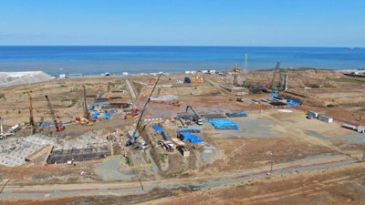 Trabzon Şehir Hastanesi inşaatı durduğu iddia edildi. Prof. Dr. Osman Bektaş “bu son şans” diye uyardı