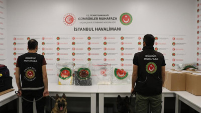 İstanbul Havalimanı'nda uyuşturucu operasyonu (08 Haziran 2022)