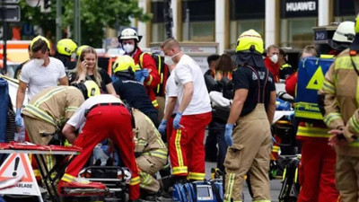 Berlin'de araç kalabalığın arasına daldı: 1 ölü 30 yaralı