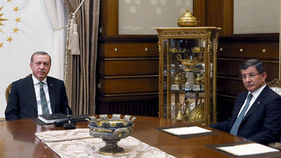 Davutoğlu'ndan Saray’ı panikletecek sözler. Erdoğan’ın en yakınındakilerin durumunu açıkladı