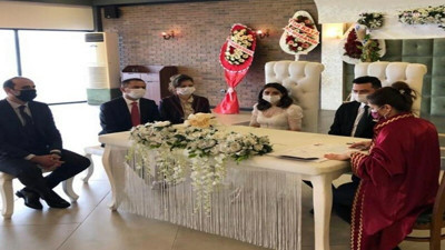 Bozcaada Kaymakamının eşi FETÖ'den gözaltına alındı