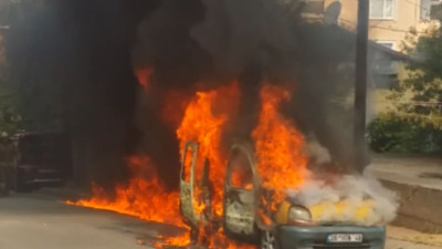 Ailesiyle tartıştı arabasını yaktı