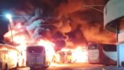 18 otobüs cayır cayır yandı. Mahalleli patlama seslerine uyandı