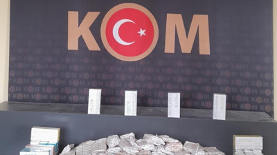 Kargo paketinden 260 paket kaçak tütün çıktı