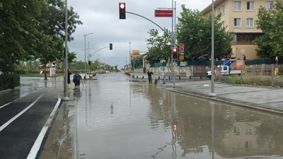 Silivri'de yollar göle döndü
