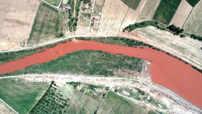 Kızılırmak’ın neden kırmızı aktığı belli oldu! Doçent Ekici merak edilen soruyu cevapladı…