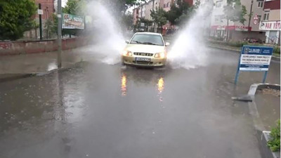 Haziran'da sağanak yağdı, İstanbul'da yollar göle döndü