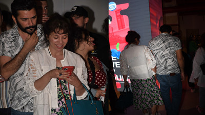 Yeşim Ceren Bozoğlu 9 yaş küçük sevgilisiyle yakalandı